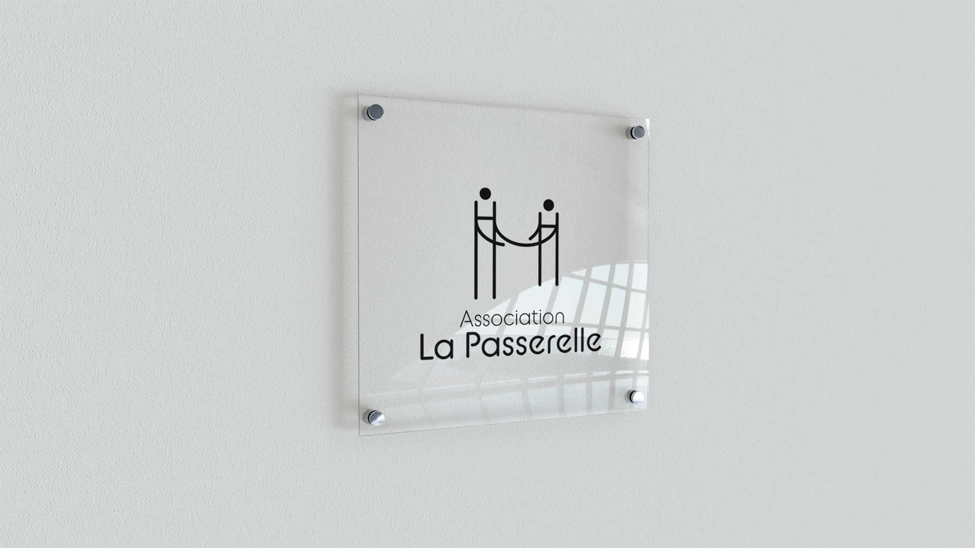 mockup_plaque logo_la passerelle